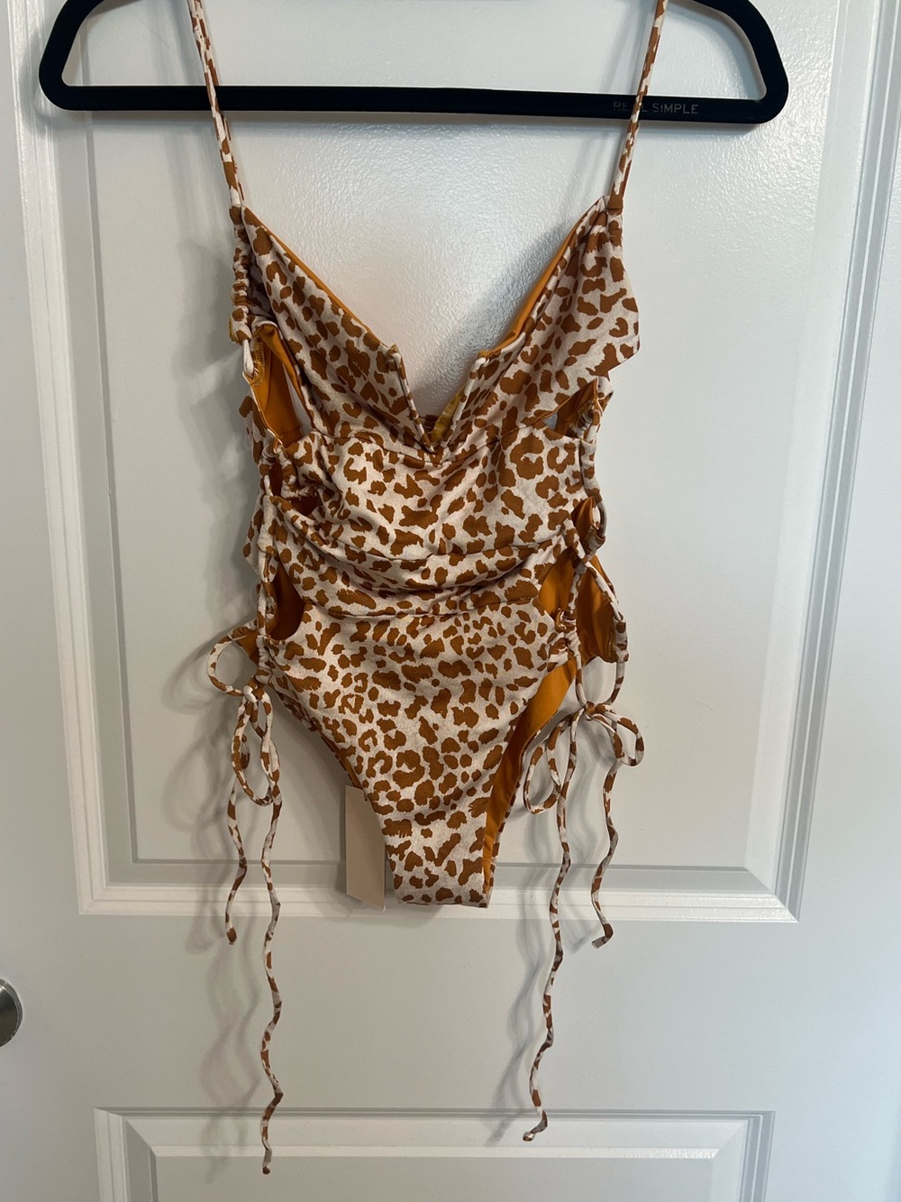 NWT Sun Becomes Her Animal Print Cut Out Swimsuit One Piece Size M - Picture 2 of 9